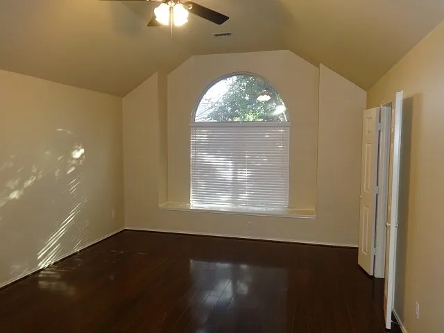 5433 Crystal Ct — Photo 11