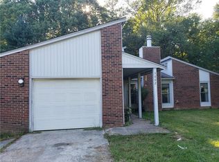 3002 Glen Hollow Rd, Greensboro, NC 27407