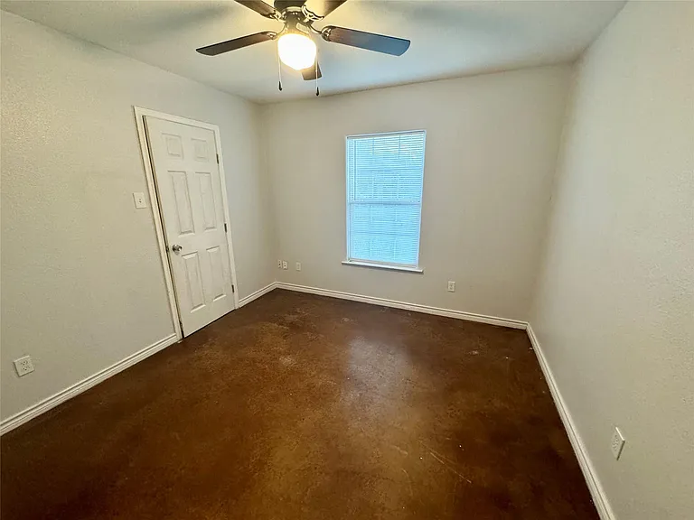 709 San Saba St #A — Photo 11