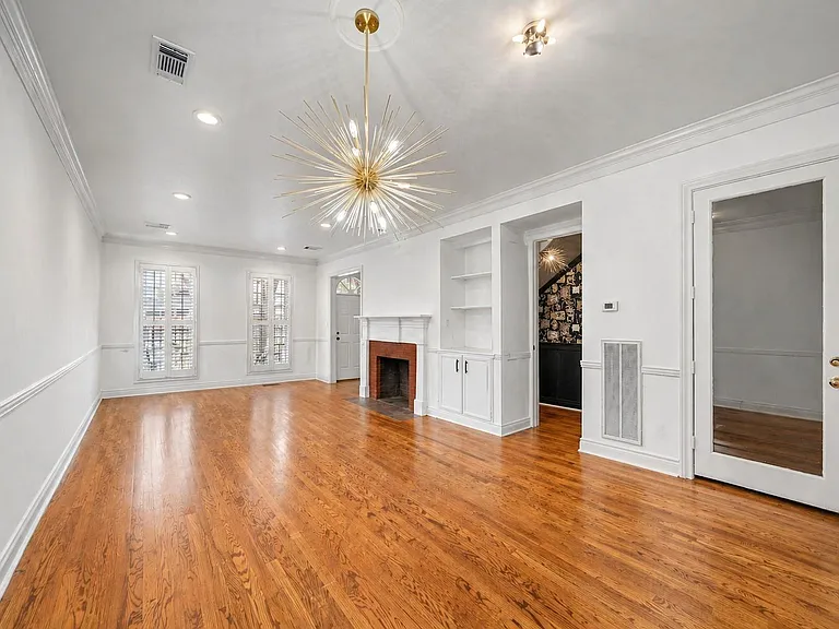 5136 Chevy Chase Dr — Photo 7