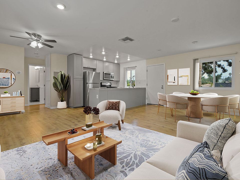 1023 Ashland Living Space