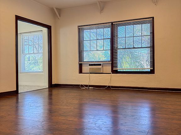 4th image of 1416 S Glendale Ave #10