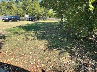 2912 Owens St, Haltom City, TX 76117