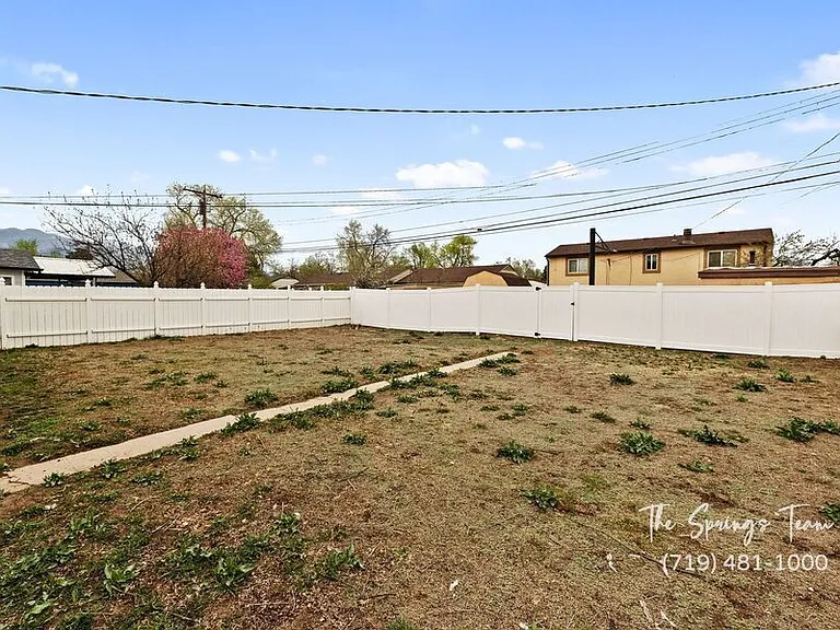 1216 Pando Ave — Photo 22