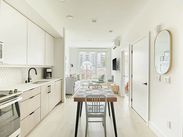 Solis Apartments — Photo 31