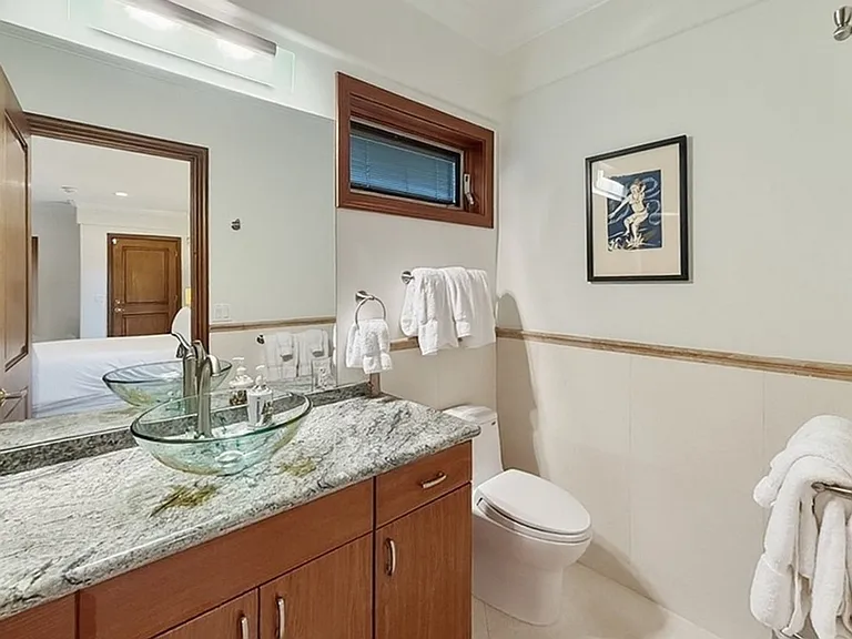 221 Portlock Rd — Photo 34