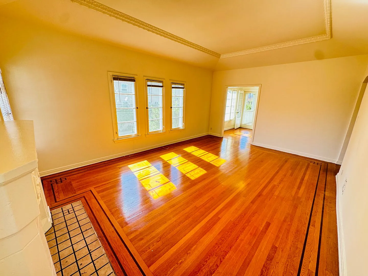 372-Larida Assoc. — Photo 2