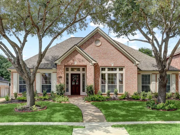 1515 Thunder Lake Ln, Sugar Land, TX 77498