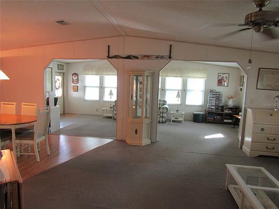 5th image of 1404 Schult Ct