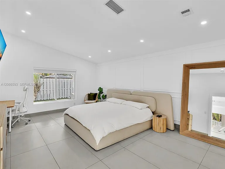 4807 SW 34th Ave — Photo 12