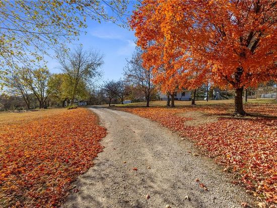 180 SW 21st Rd, Warrensburg, MO 64093