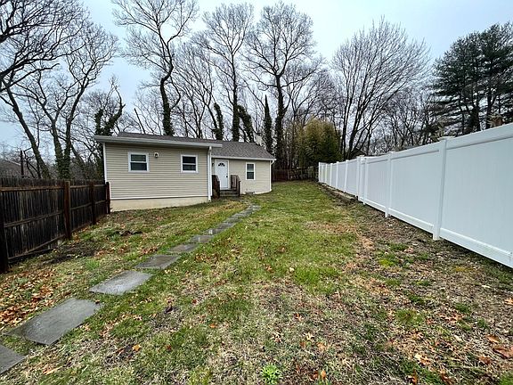 2nd image of 284 Echo Ave