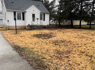 2045 W Leafland Ave, Decatur, IL 62522