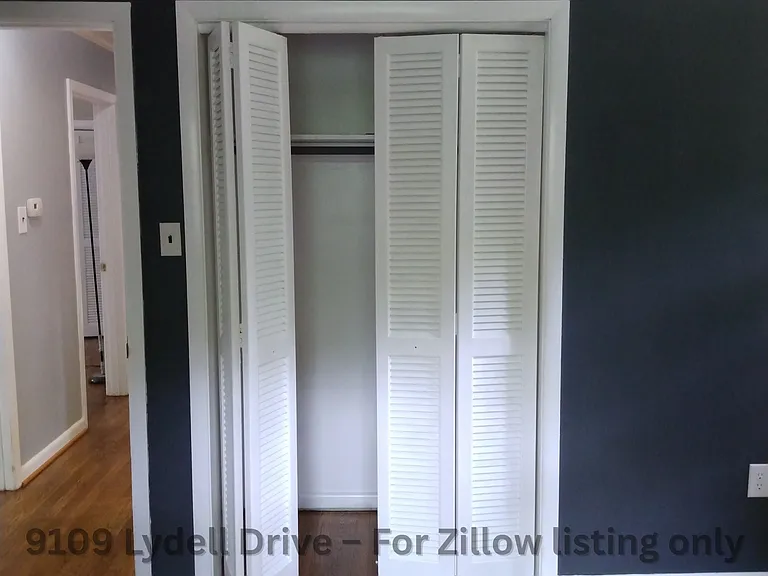 9109 Lydell Dr — Photo 11
