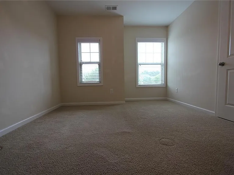 2132 Greencrest Cir — Photo 24