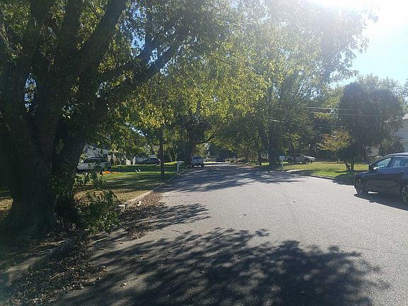 5th image of 7 Malibu Ln