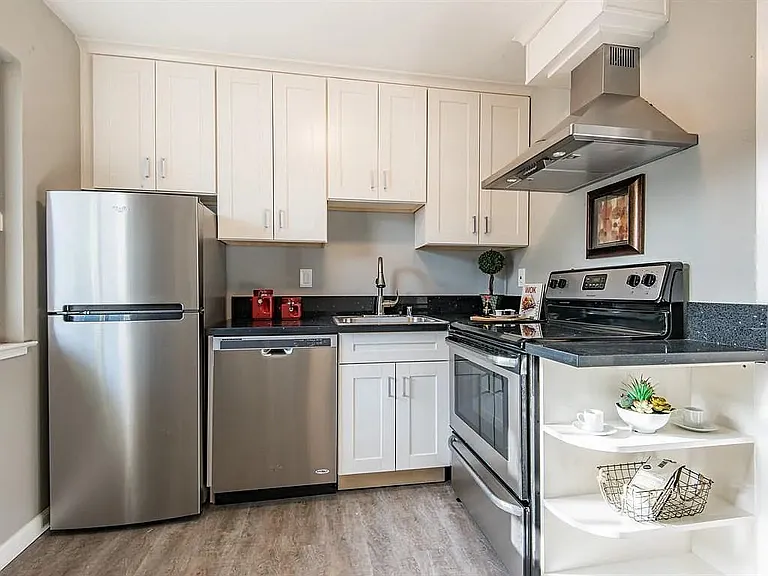3680 Greenlee Dr #13 — Photo 7
