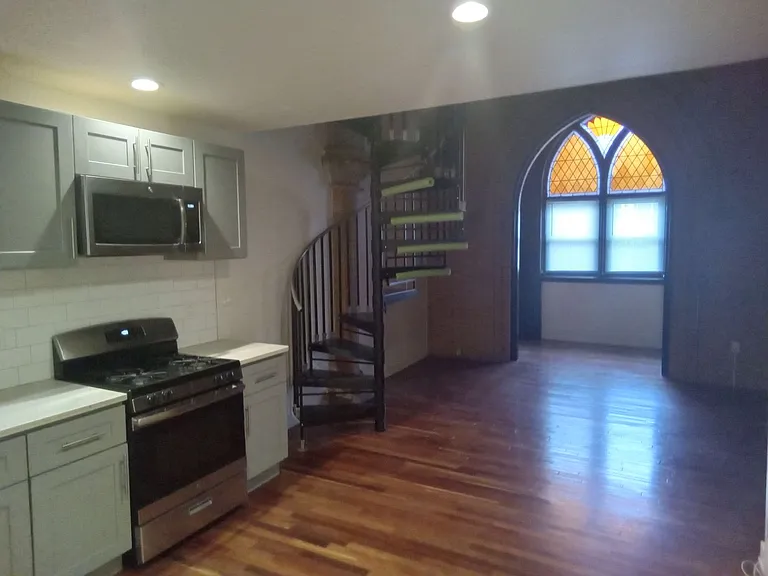 4700 Kingsessing Ave — Photo 2