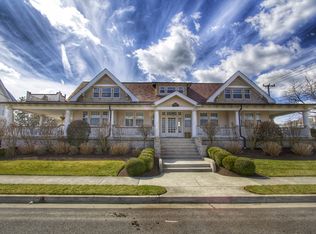 2 S Dudley Ave, Ventnor, NJ 08406
