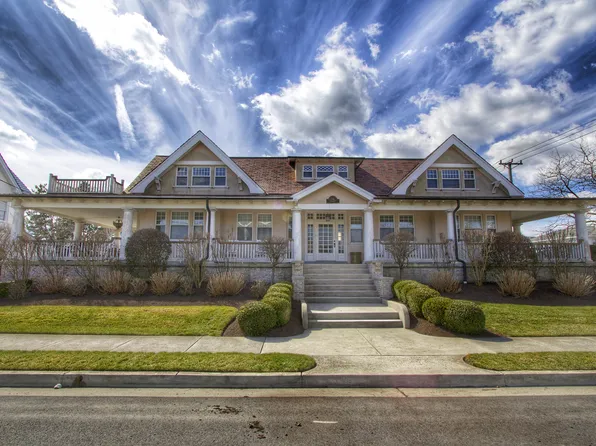 2 S Dudley Ave, Ventnor, NJ 08406