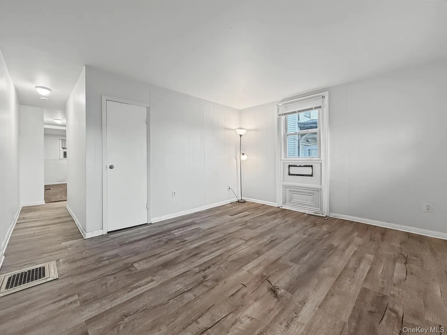 103 Linden Ave — Photo 2