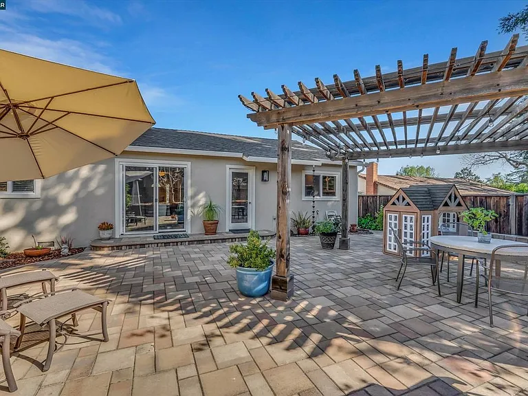 2045 McMillan Ct — Photo 20