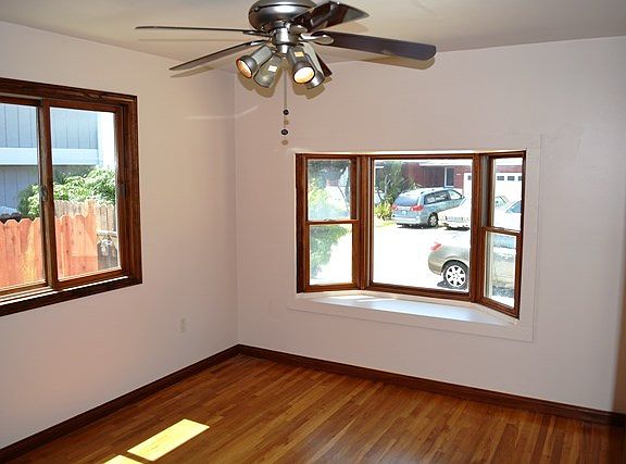 5th image of 645 Pacific View Dr