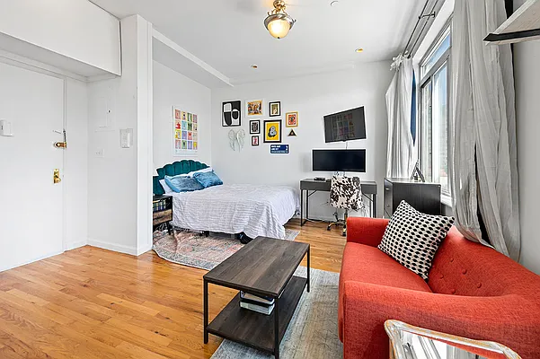 Rented by Brown Harris Stevens | media 18