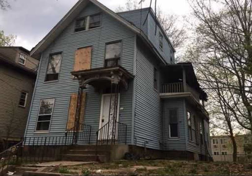 1st image of 595 Orchard St