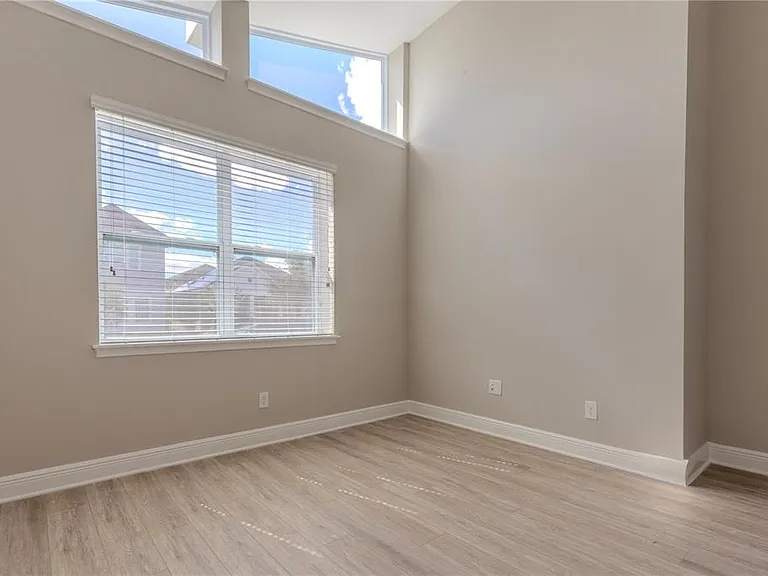 9233 Smithies St — Photo 12