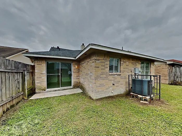 907 Briarcreek Dr — Photo 17