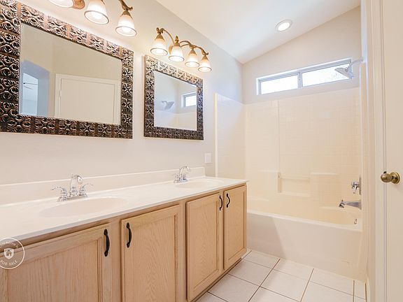5th image of 3224 E Poinsettia Dr