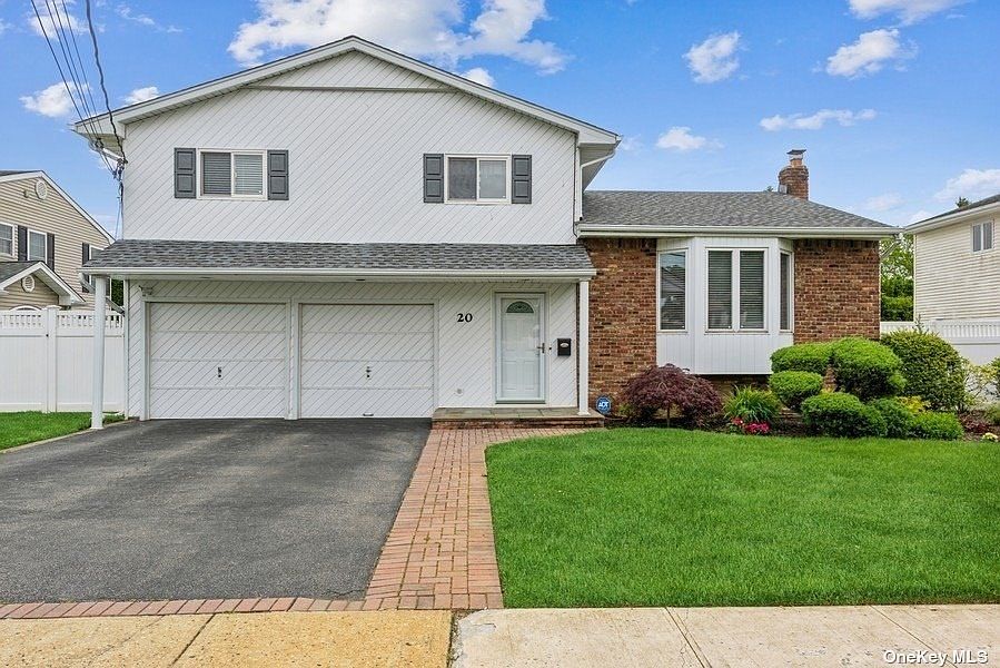 1st image of 20 Grover Ave W