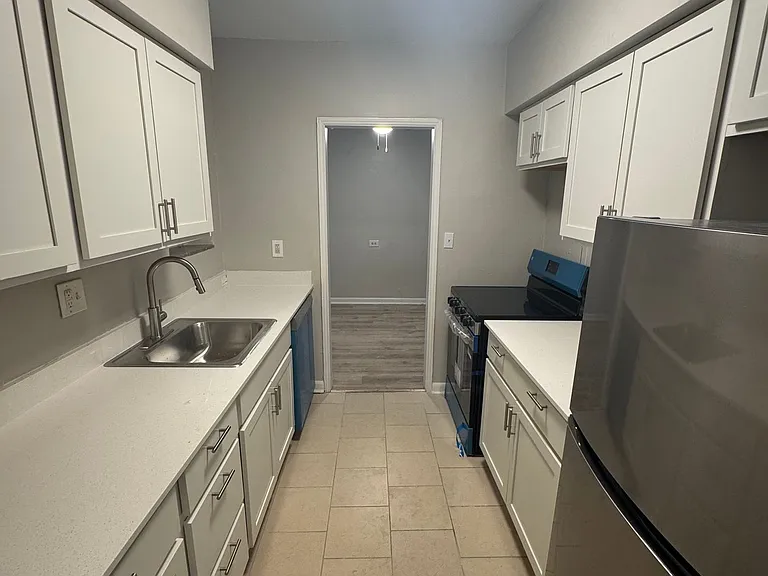 2515 Kemper Rd — Photo 29
