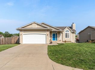 2750 N Meadow Oaks Ct, Wichita, KS 67220