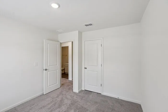 2518 Coventry St — Photo 7