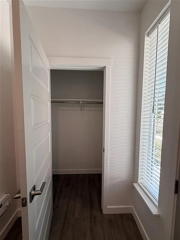 3 bed, 2.5 bath, 1672 sqft, $2,606 — Photo 3