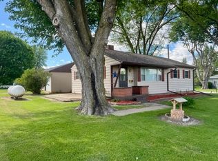 15 School Ln, Goose Lake, IA 52750