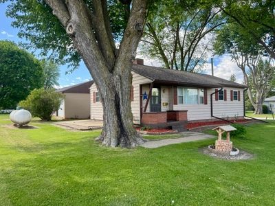 15 School Ln, Goose Lake, IA, 52750