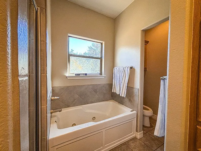 304 Deer Hollow Dr — Photo 12