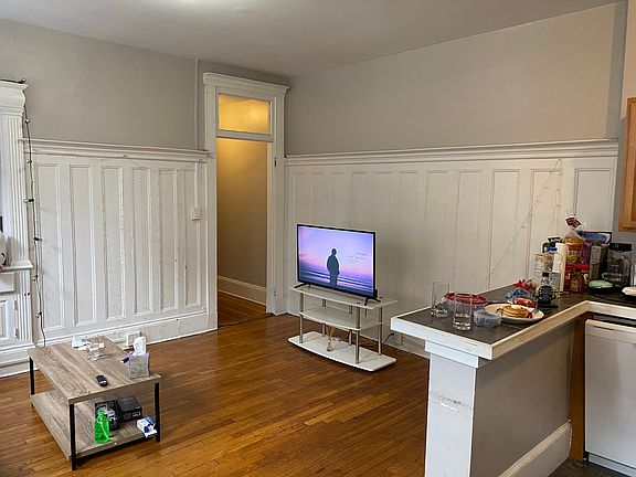 5th image of 1068 Commonwealth Ave #31