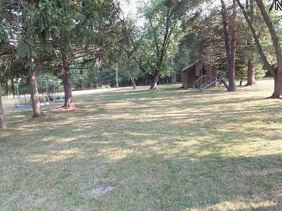 4th image of 15502 Woodbrook Ave