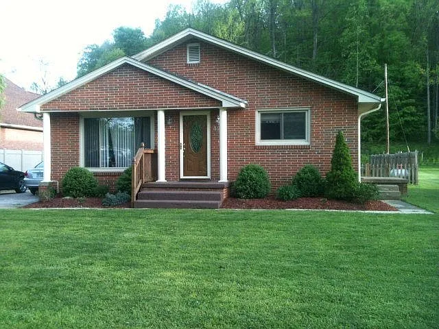 42 Maple Grove Rd photo 1
