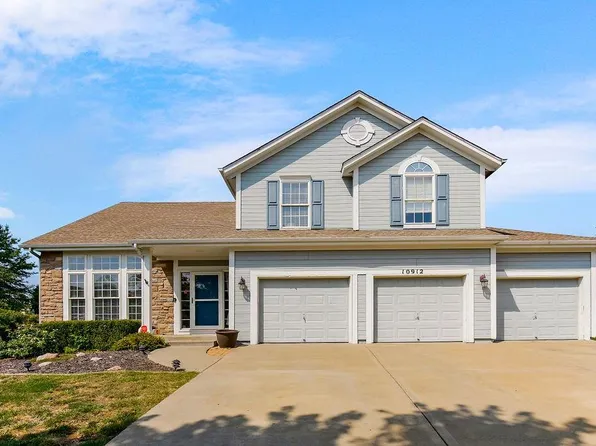 10912 S Emerald St, Olathe, KS 66061