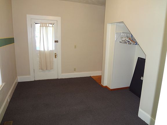 5th image of 215 Auburn St