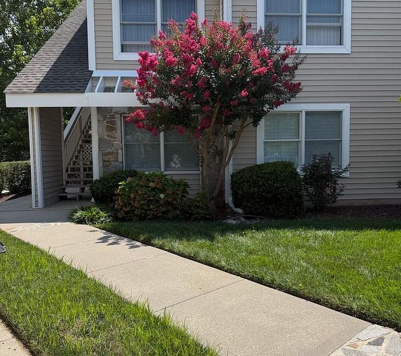1st image of 302 Merganser Ct #A