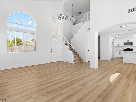 5th image of 4638 Spruce Oak Dr