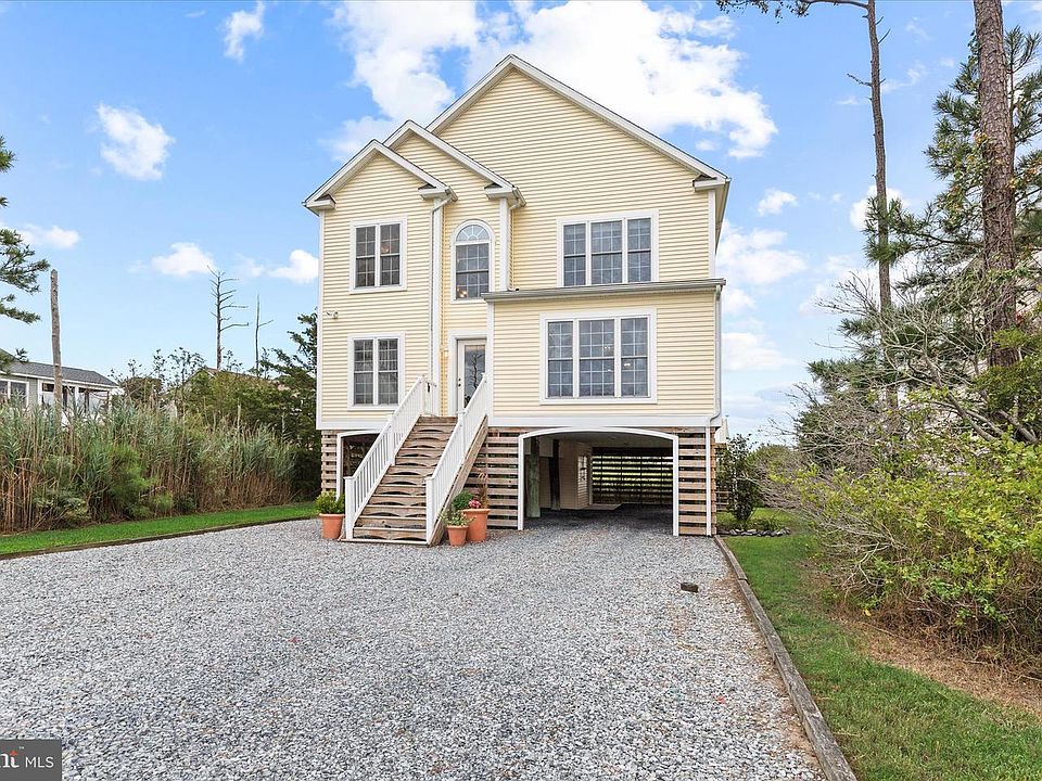 1st image of 9 Burrwood Ct