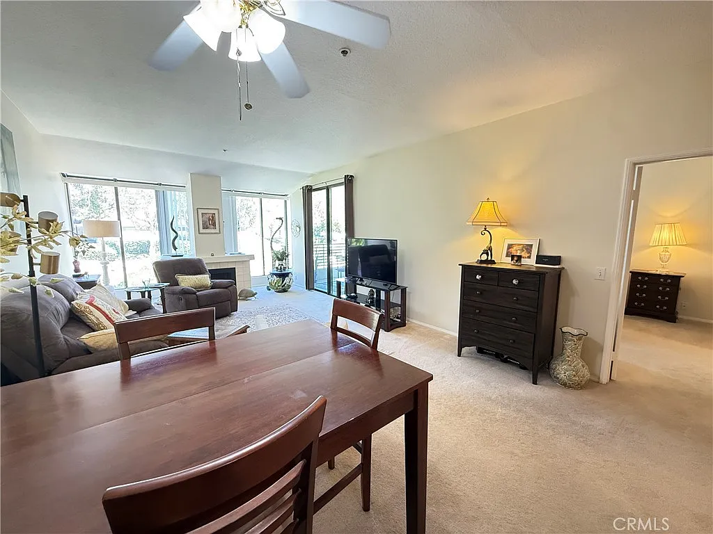 1 bed, 975 sqft, $3,200 — Photo 2