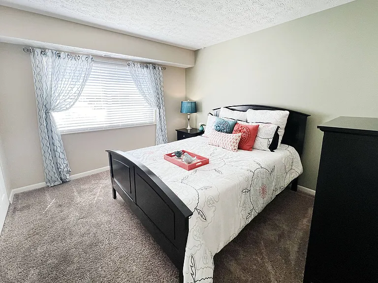 Fox Run Apartments — Photo 23